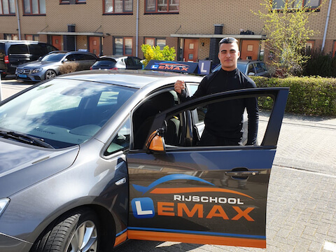 Geslaagd bij rijschool Lemax